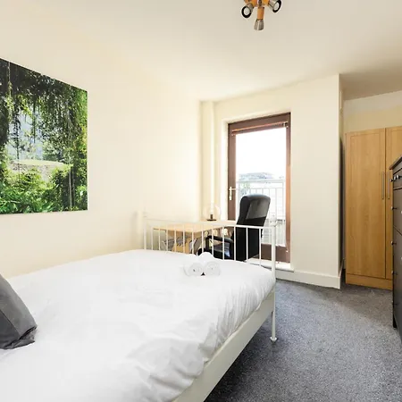 2 Bed Near Heuston Station * Dublin